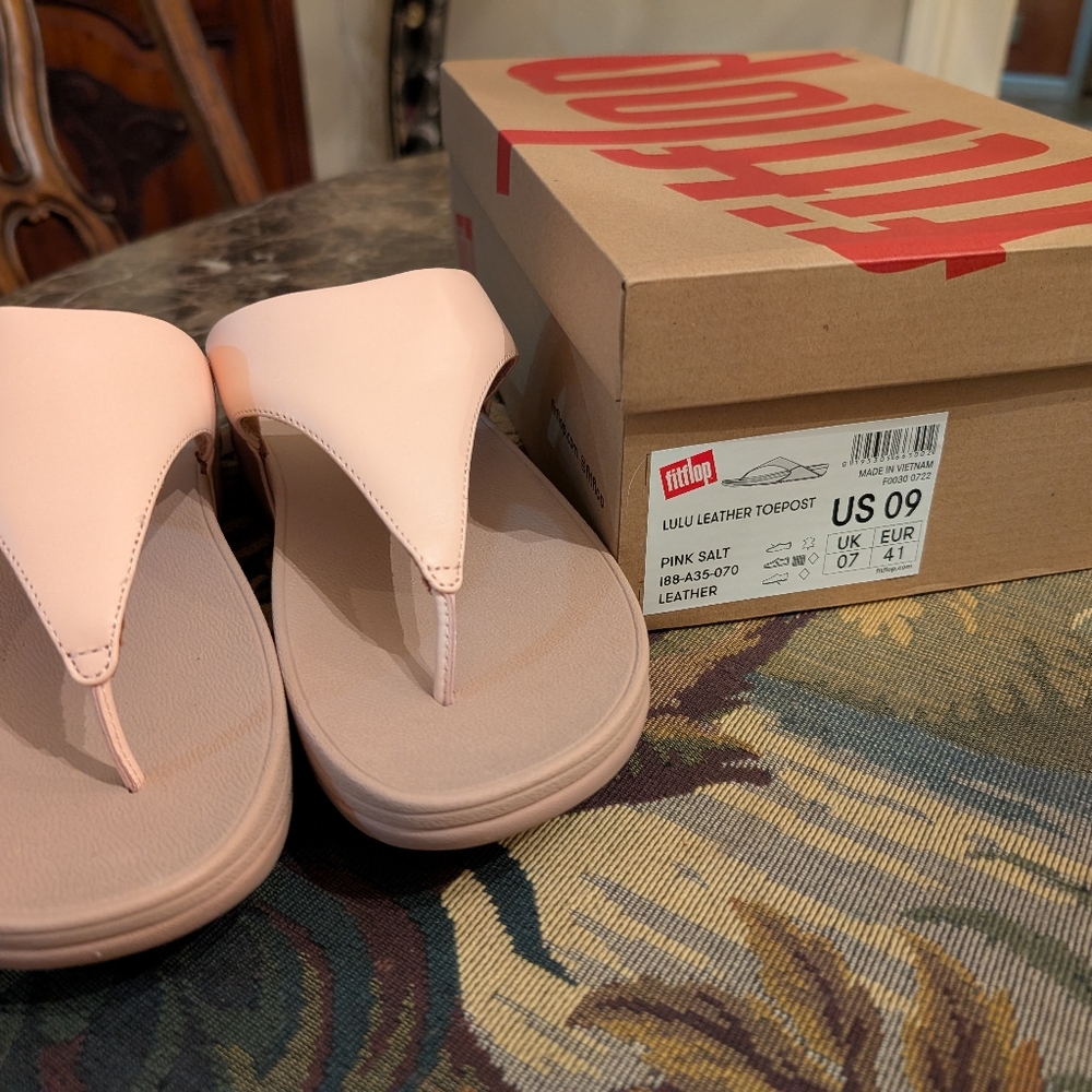 Fit flop Lulu Leather Toepost Pink Salt size 9
